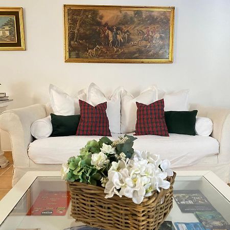Casa Villamena Luaran gambar